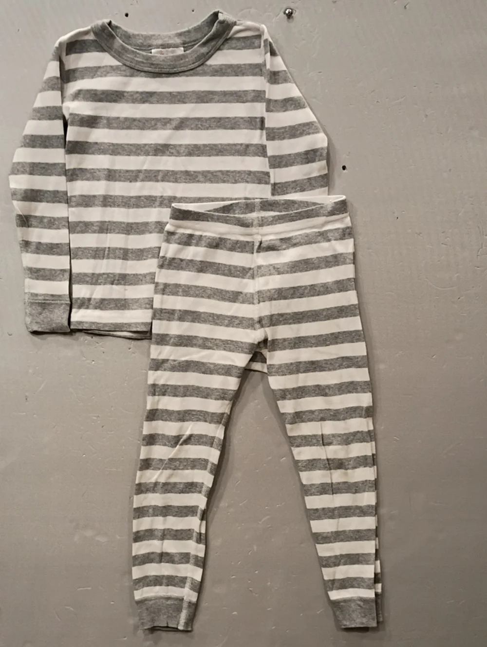Hanna Anderson Size 4 Kids Gray & White Striped Long-Sleeve Pajama Set